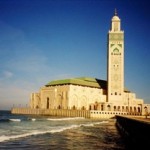 أمير المؤمنين يأمر بفتح المساجد التي تم تشييدها أو أعيد بناؤها أو تم ترميمها في وجه المصلين في بداية شهر رمضان